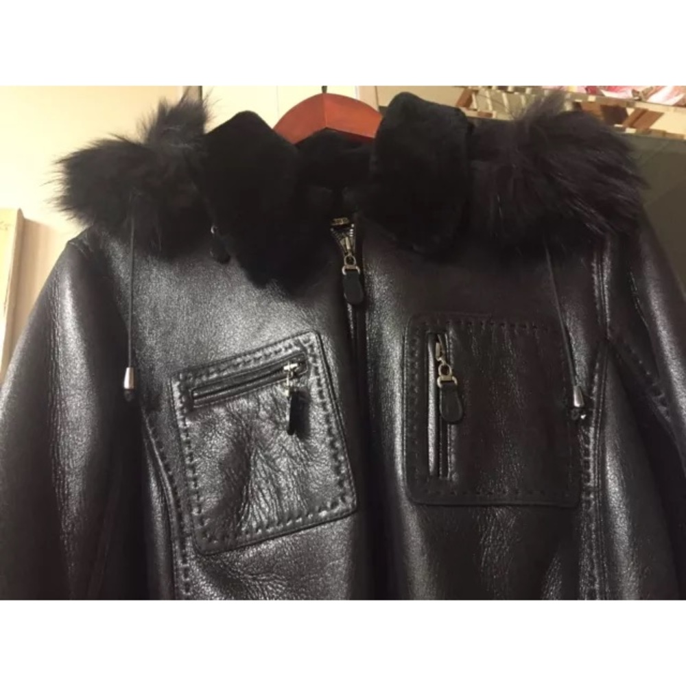 Beautiful leather coat with black fox - Picture 3 of 5